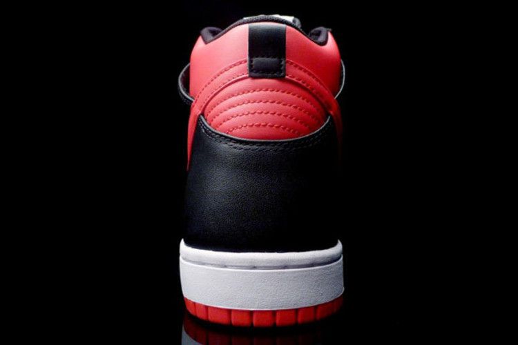 Nike Dunk CMFT Bred